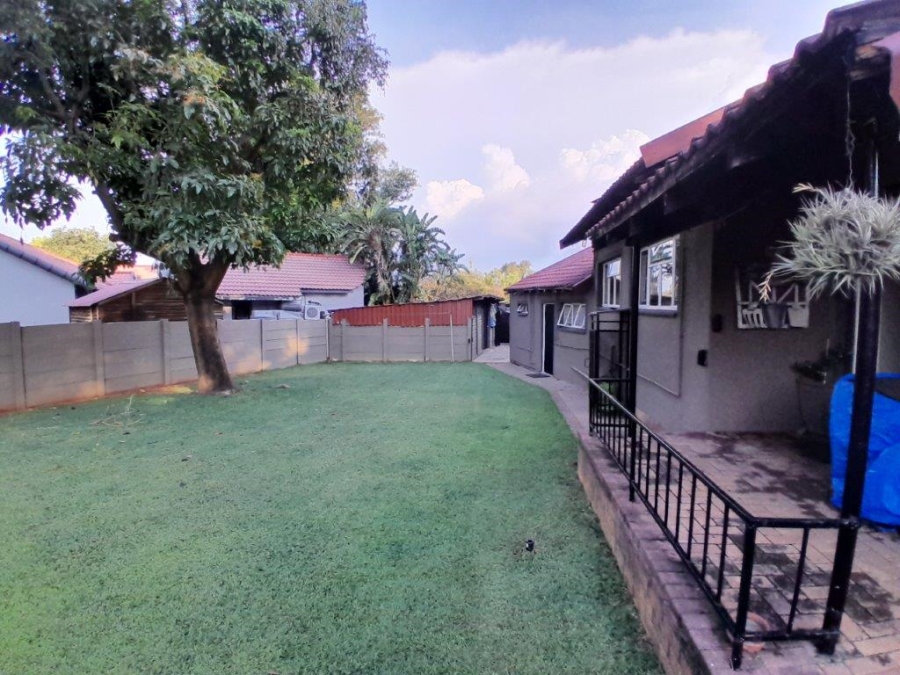 5 Bedroom Property for Sale in Geelhoutpark North West